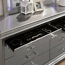 Load image into Gallery viewer, Maddie Queen Bedroom Set