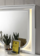 Load image into Gallery viewer, Lareina Mirror