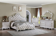 Load image into Gallery viewer, Ventresca E.King &amp; Queen Bed White &amp; Chrome