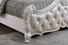 Load image into Gallery viewer, Ventresca E.King &amp; Queen Bed White &amp; Chrome